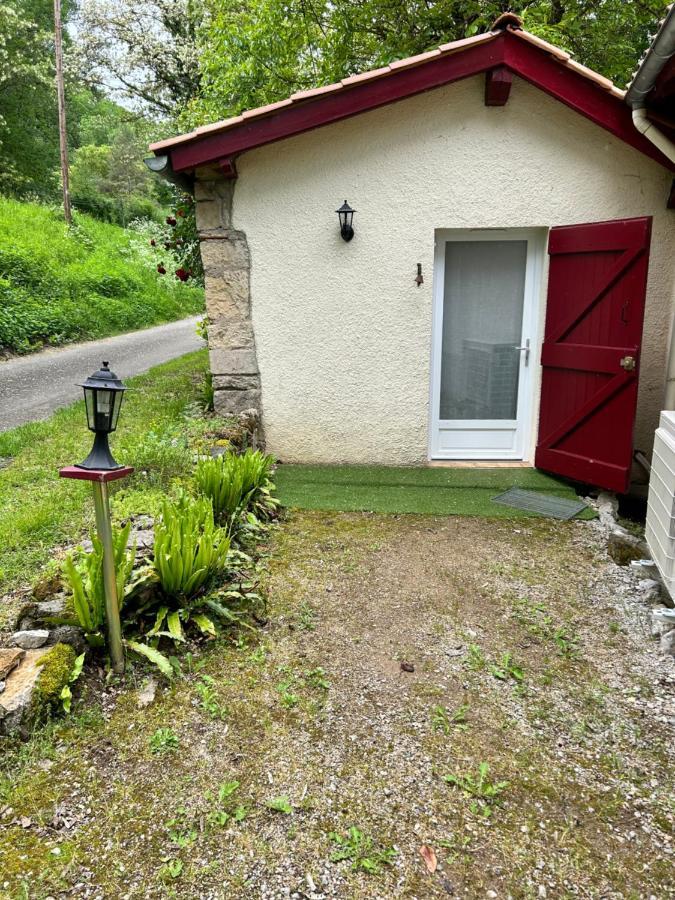 Chambre En Bordure D'Aveyron Bed & Breakfast Saint-Antonin Exterior photo